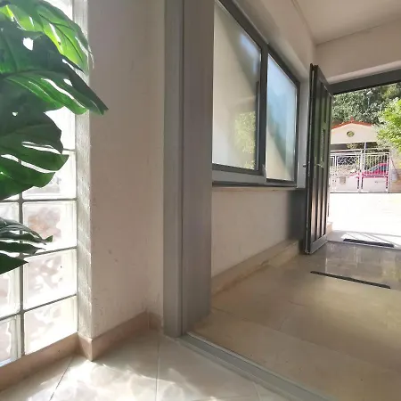 Pineta With Terrace & Park Wood View * Pola