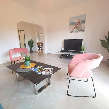 Pineta With Terrace & Park Wood View Apartment Pula