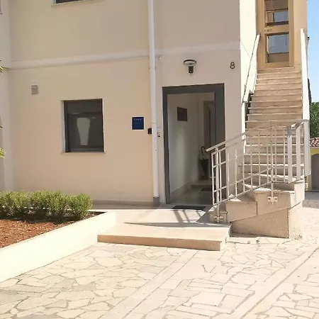 Apartment Pineta With Terrace & Park Wood View Pula