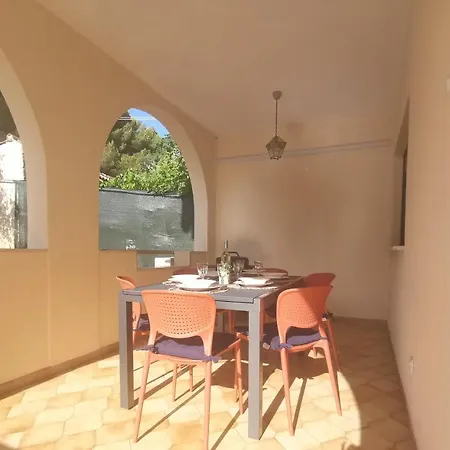 Pineta With Terrace & Park Wood View Apartment Pula
