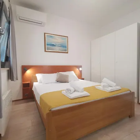 Pineta With Terrace & Park Wood View Pula
